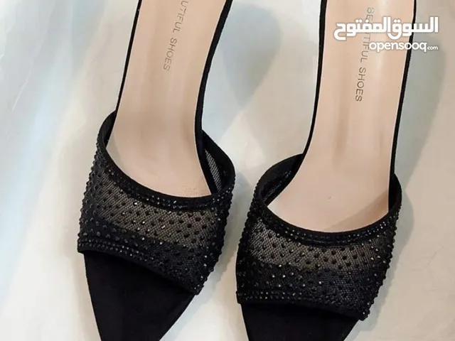 كعب ليس رفيع