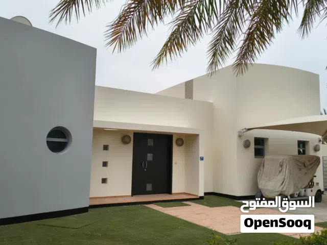 LUXURIOUS VILLA IN DURRAT AL BAHRAIN FOR SALE -550 SQM.