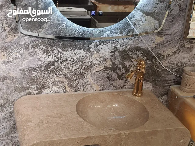 مغاسل من المرمر الطبيعي