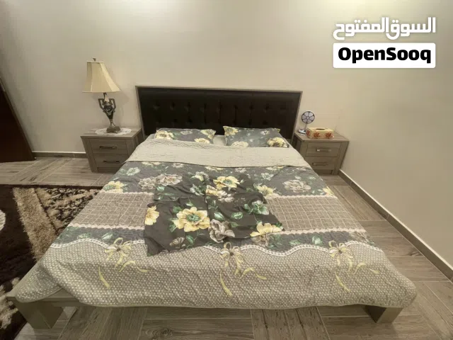 للبيع سرير نوم شبه جديد