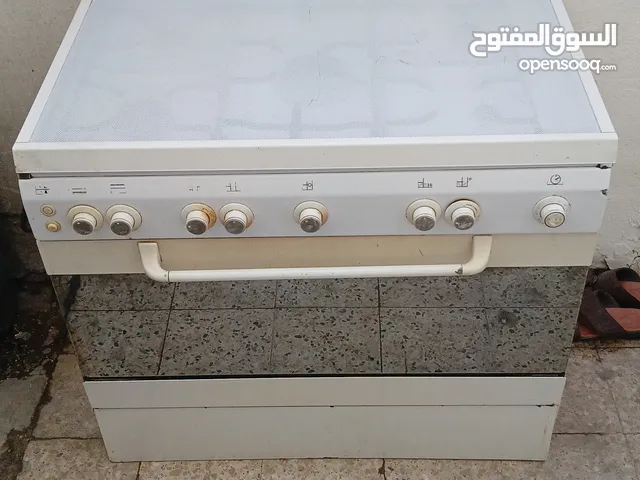 طباخ بحالة ممتازه مع أنبوب غاز