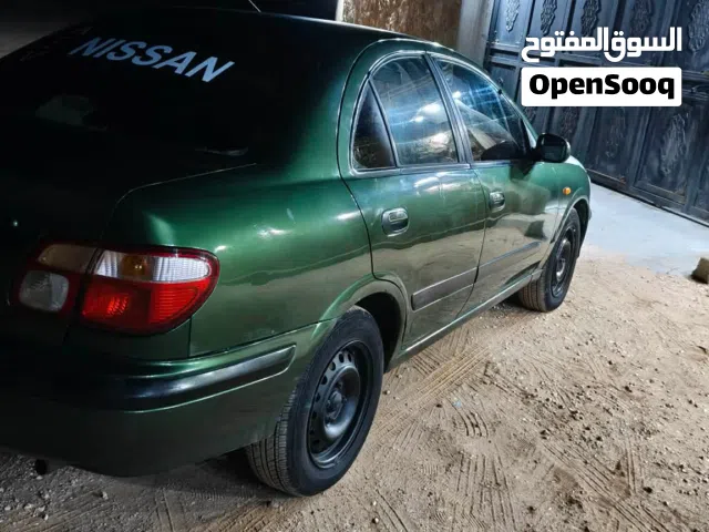 2005 نيسان الميرا