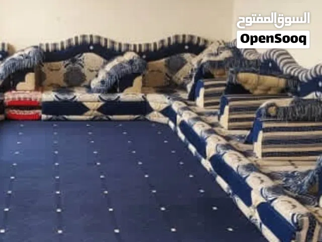 مجلس للبيع.