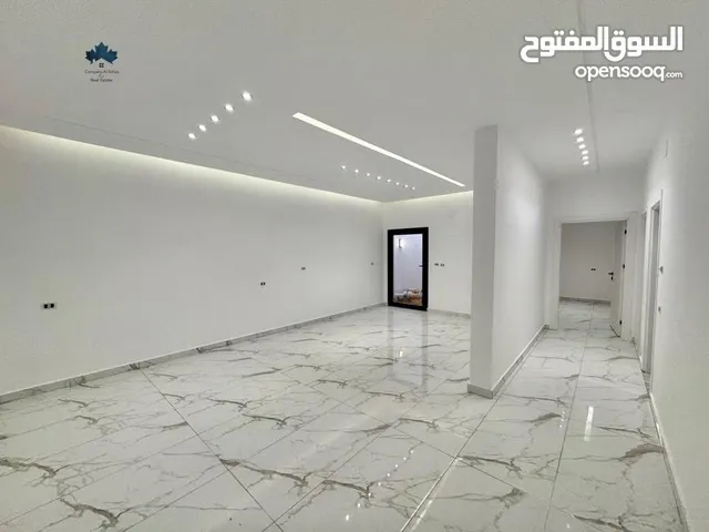 320 m2 5 Bedrooms Villa for Sale in Tripoli Al-Serraj