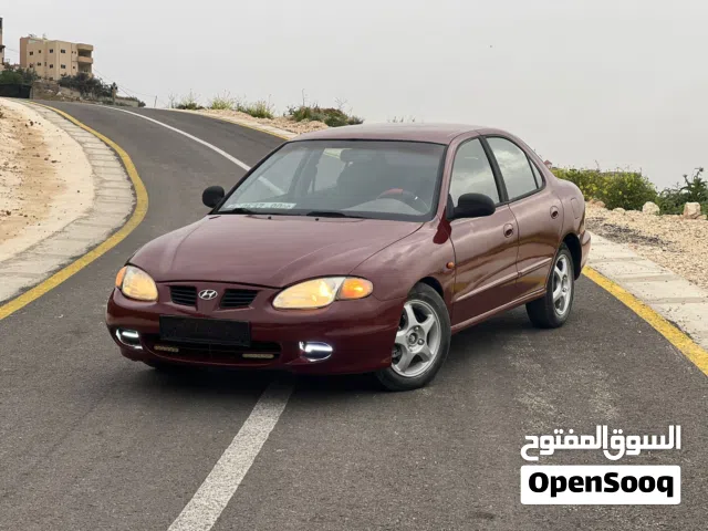 2000 Hyundai Elantra Standard