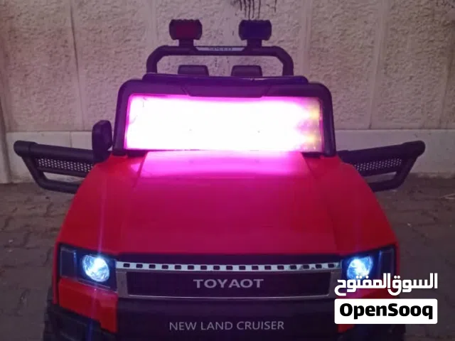 سيارة للأطفال عالكهربا مع جهاز تحكم من عمر سنه ونص لل8سنوات