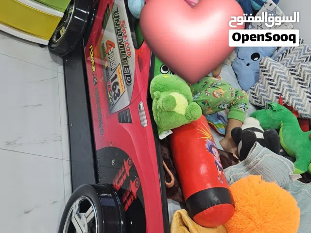 سرير شكل سيارة