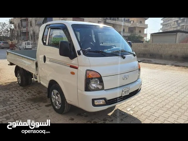 يوجد لدي بورتر لنقل بضاءع اتات مخلفات مباني ..كسار اي شي ...