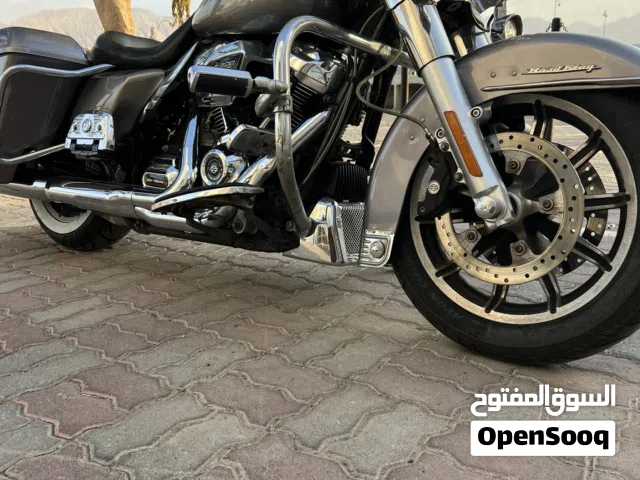 هارلي ديفدسون رود كينج موديل 2017 للبيع فقط