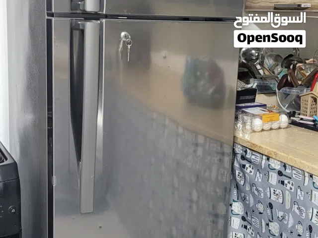 ثلاجه شبه جديدة