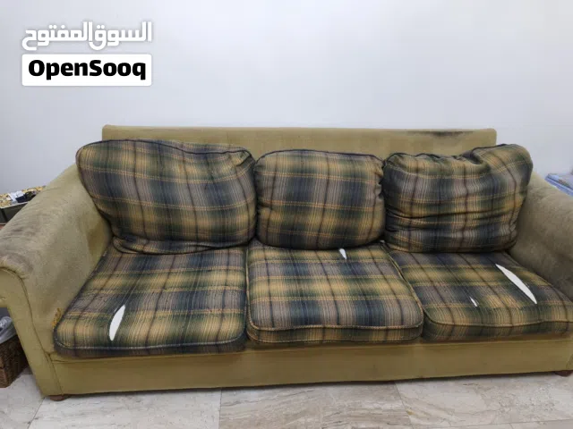 طقم كنب بحاجه لتنجيد