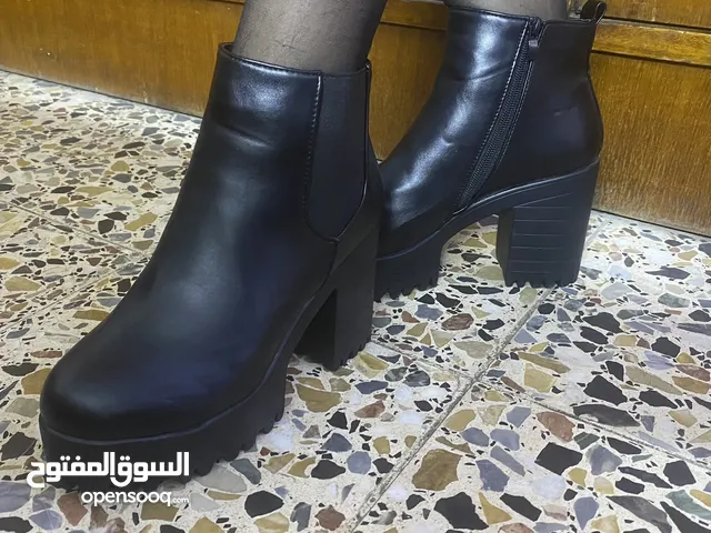 بوت جلد قياس 40