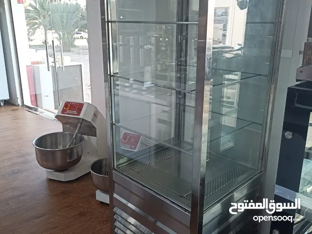 براد عرض الكيك و الحلويات عمودي