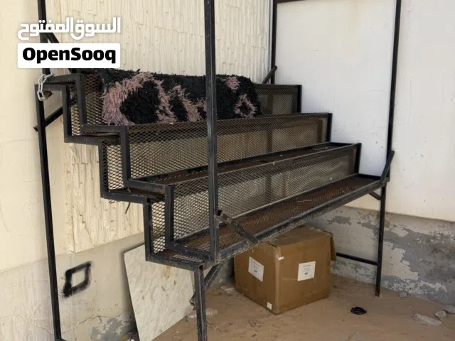 مدرجات للبيع العرض 2ميترو ونص المدرج وعدد المدرجات 2نفس العرض ونفس الطول سعرهم كويس لي يبي يخدم
