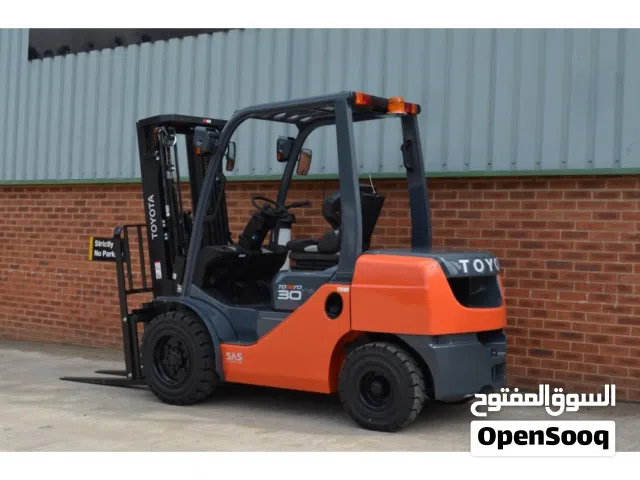 تاجير الرافعات الشوكيه تحميل وتنزيل جميع انواع البضائع تاجير الرافعات الشوكيه نقل البضائع