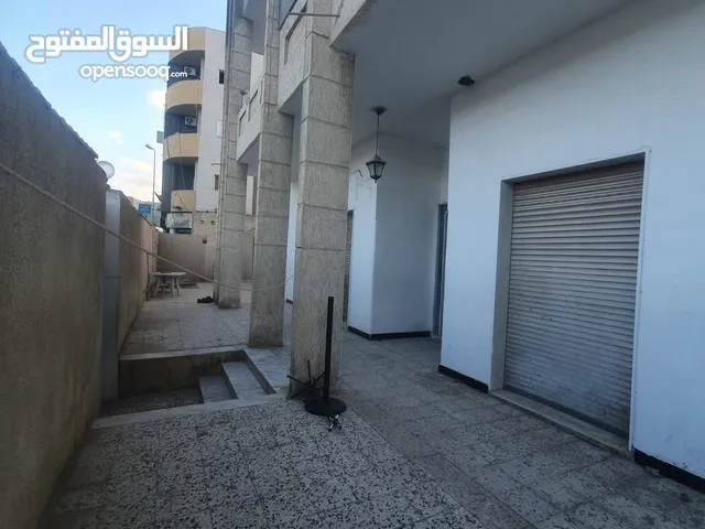 500 m2 More than 6 bedrooms Townhouse for Rent in Tripoli Alfornaj