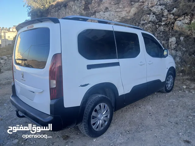 بيجو ريفتر 7 مقاعد