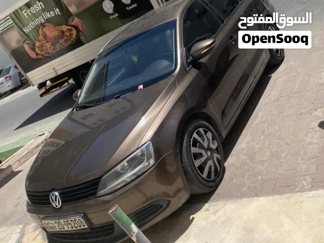 2014 فولكسفاغن جيتا Standard