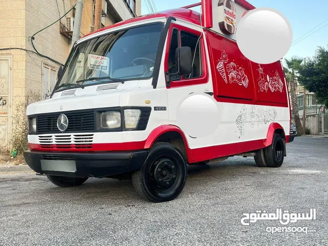 شاحنة مشروبات و حلويات