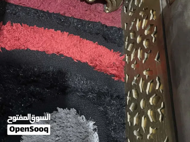 سجاد شاقي  وتخت مفرد حديد