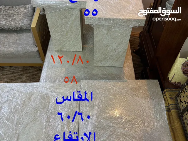 طاولات خشب جديدة على شكل رخام