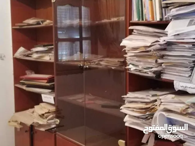 رفرف مكتب. كاملة Mpf مستعملة بحالة جيدة جدا وتحمل حيز كبير