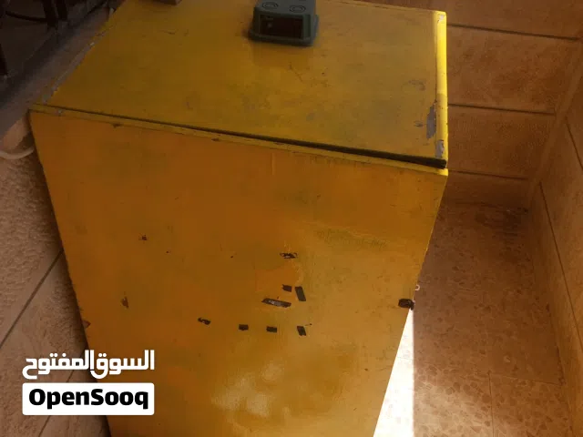 فقاسة تقليب يدوي