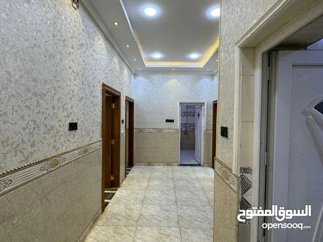 300 m2 3 Bedrooms Townhouse for Rent in Basra Jaza'ir