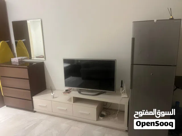 للايجار استديو مفروش في البسيتين بالقرب مستشفى الملك حمد والجامعه الايرلندية
