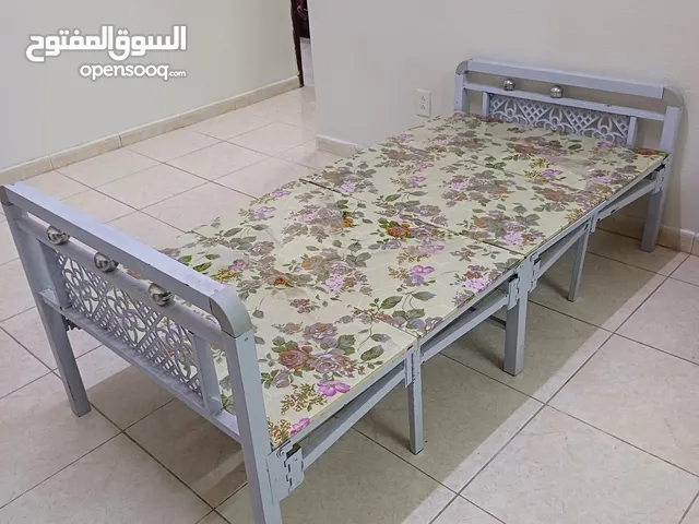 Single folding bed