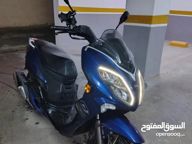 سكوتر الدبور 150cc