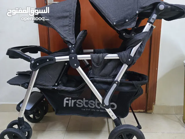 عربانة اطفال (تؤام)