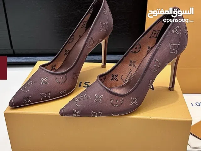 شوز لويس فويتون