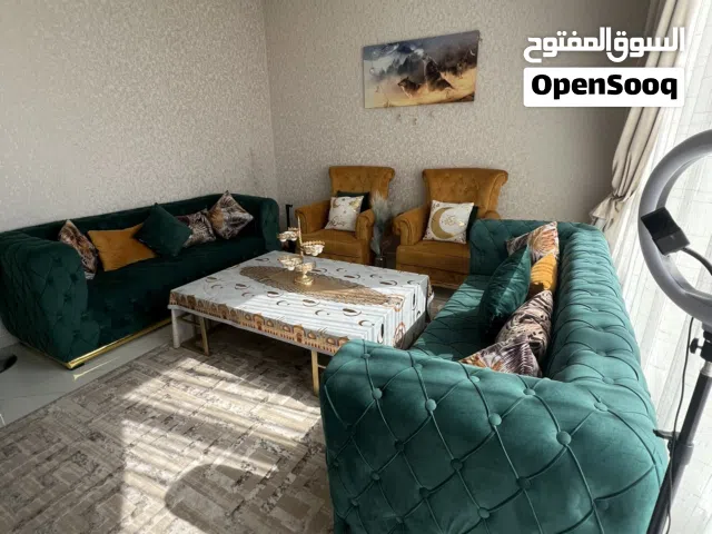 كنبات شبه جديدة للبيع