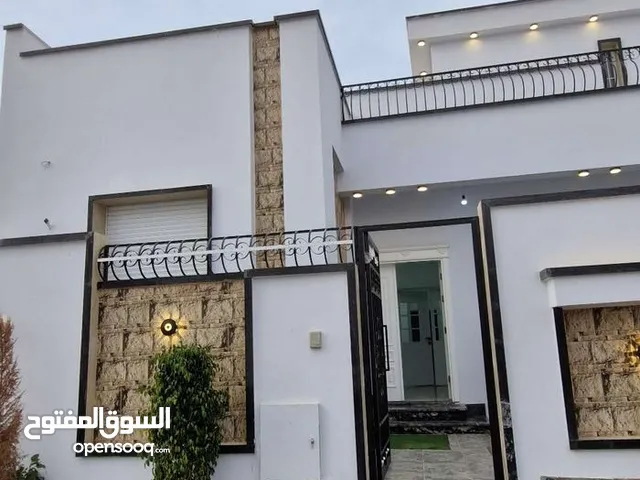 160 m2 4 Bedrooms Townhouse for Sale in Tripoli Ain Zara