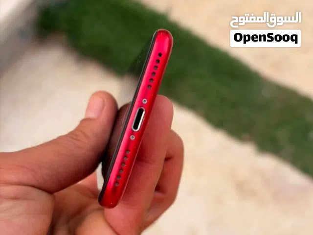 (ايفون se 2020 64 جيجا للبيع) حالة ممتازة