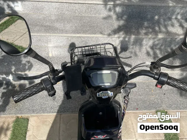 سكوتر كهربائي للبيع مستعمل 4 شهور قابل للتفاوض (خربانه بطاريه و العداد يشتغل بس يباله تعديل )