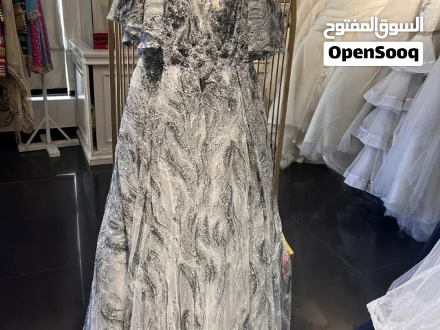 فساتين سهره بيع وإيجار مستخدم