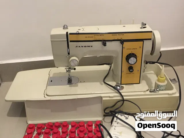ماكينة خياطه وتطريز