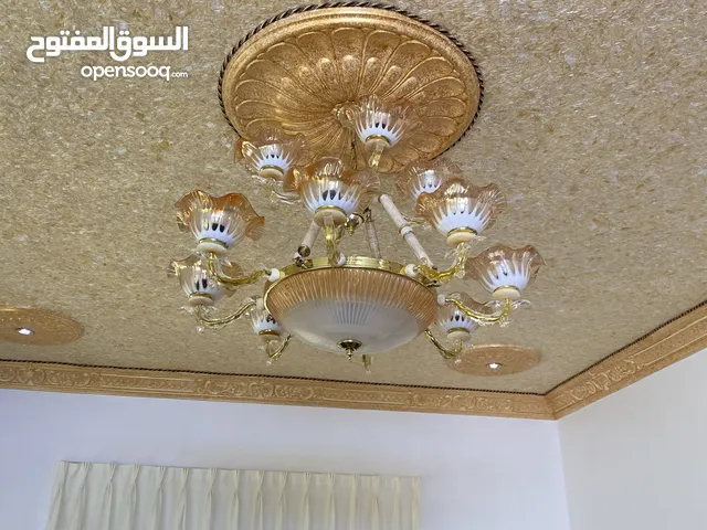 ثريا أنيقة للبيع – 13 لمبة ولمّاعة مثل الجديد ثريا زجاج فخمة 13 لمبة – بحالة الوكالة