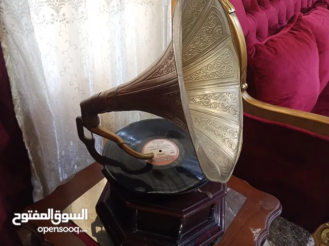 جهاز موسيقى لهواة التحف والانتيكه