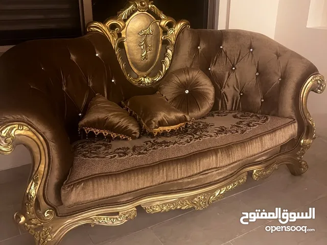 طقم جلوس للبيع بحالة ممتازة