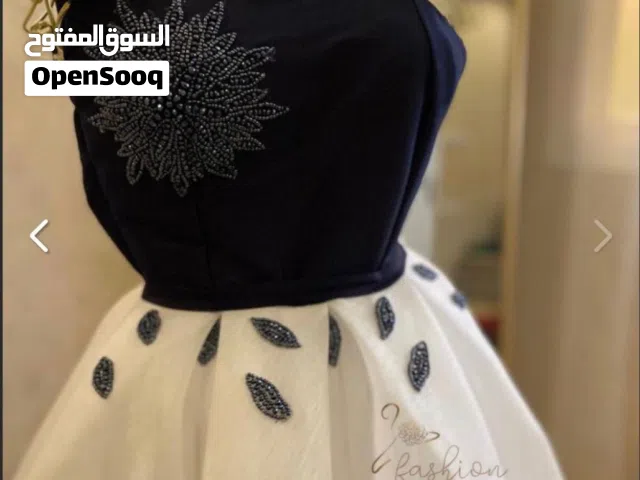 فساتين للبيع
