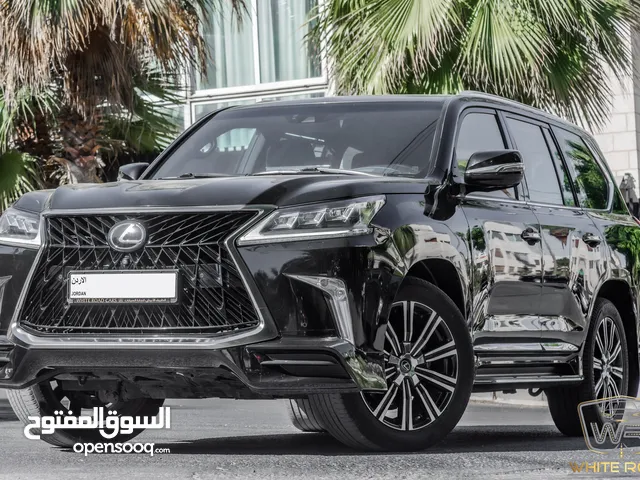 Lexus Lx570s 2019 السيارة وارد الشركة و قطعت مسافة 123,000