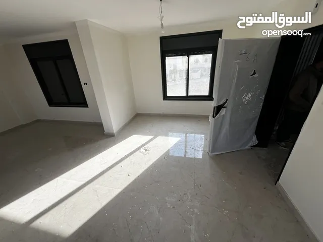 140 m2 3 Bedrooms Apartments for Sale in Ramallah and Al-Bireh Al Irsal St.