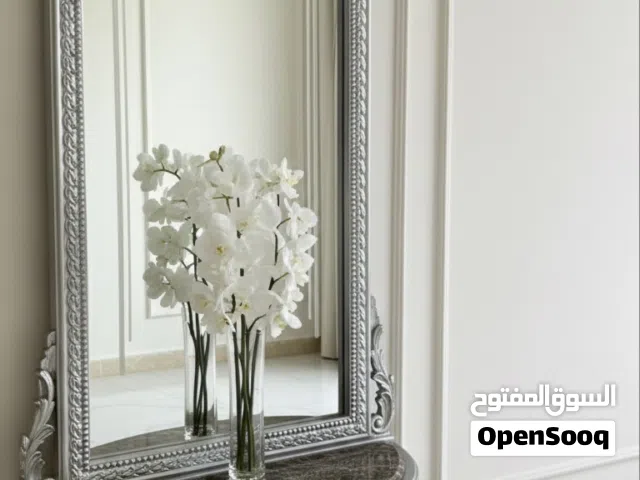 مرآة ديكور فخمة مع طاولة كونسول كلاسيك