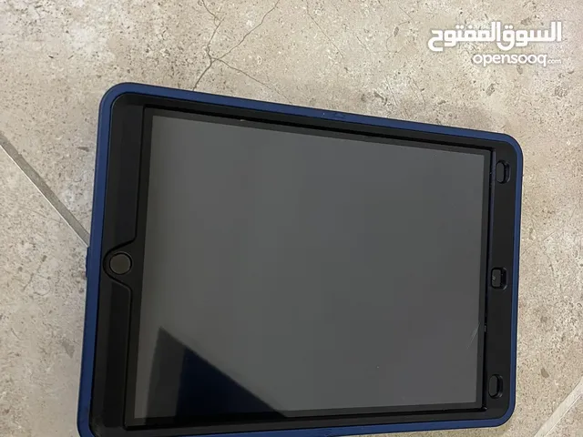 Apple iPad 7 32 GB in Manama