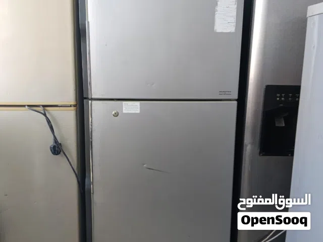 ثلاجه متوسطه نظيفه بالكامل وممتازه جدا(Hitachi)قابل للتفاوض