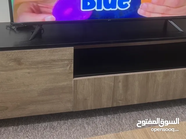 طاولة تلفزيون