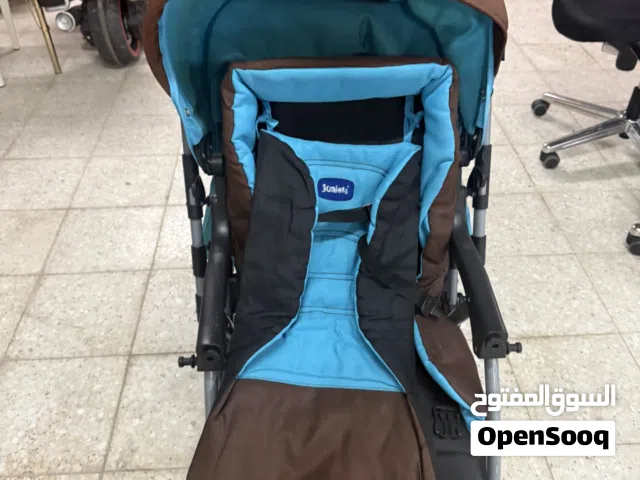 عربه اطفال مستعمل بحاله ممتازه قابله للقفل متنقله باى مكان+ 2 سكل اطفال